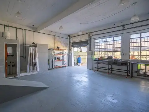 VENTA GALPÓN VILLA MARTELLI REFACCIONADO DEPÓSITO