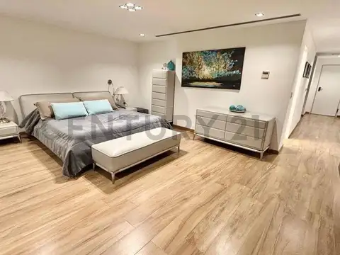 Casa 5 ambientes con 6 baños