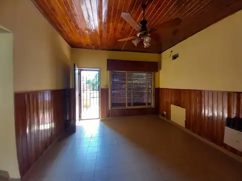 Casa 3 ambientes con 1 baño