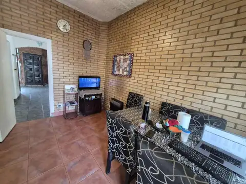 Casa 3 ambientes con 1 baño