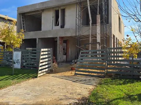 Casa 6 ambientes con 6 baños