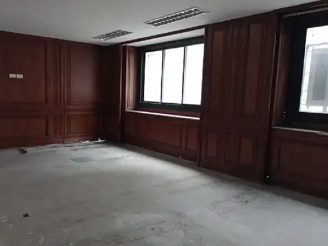 Tte. Gral. Juan Domingo Perón 300, Piso 1