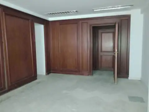 Oficina en Venta 63 años