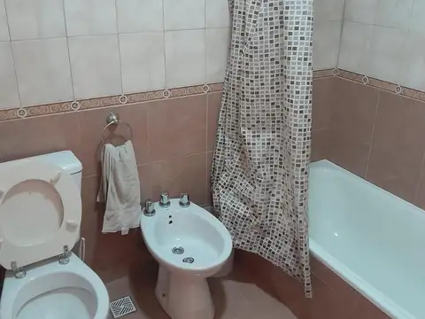 Departamento 2 Amb 45 m² en segundo Piso p/ escaleras - Villa Luzuriaga