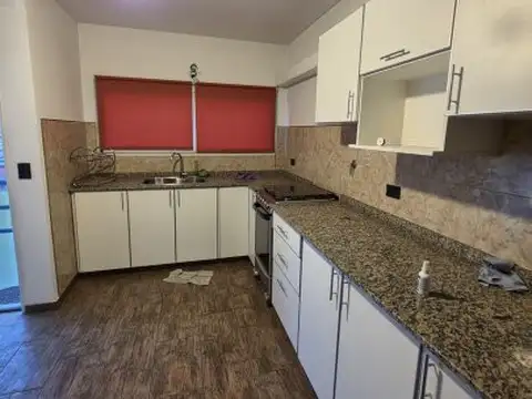 Departamento en Alquiler en Villa Luzuriaga, $ 800.000