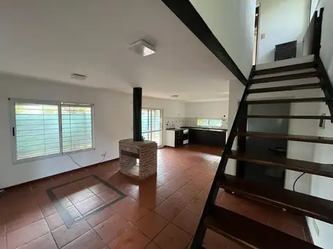 CASA DE 2 DORMITORIOS EN VENTA EN FUNES