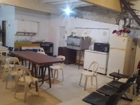 Local/Salón multiusos. 360 m² cubiertos. Lote de 10 x 30