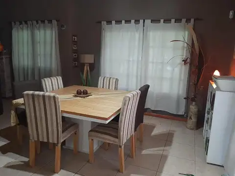 Casa 3 ambientes con 2 baños