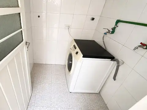 Casa 5 ambientes con 2 baños