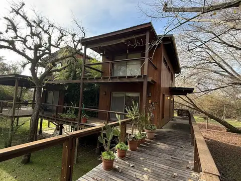 Río Capitán, 1ra Sección a mts del Paraná, Casa de Categoría, 200m2, 4 Dormitorios,lote 5800m2 Delta