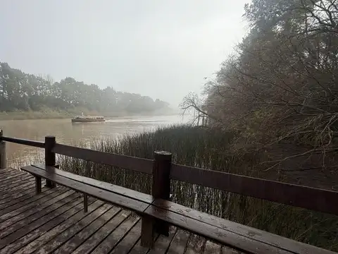Rio Capitan,1ra Sección a metros del  Paraná