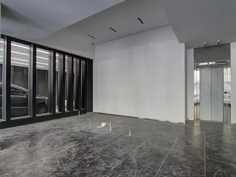 Oficina en Venta con 5 cocheras
