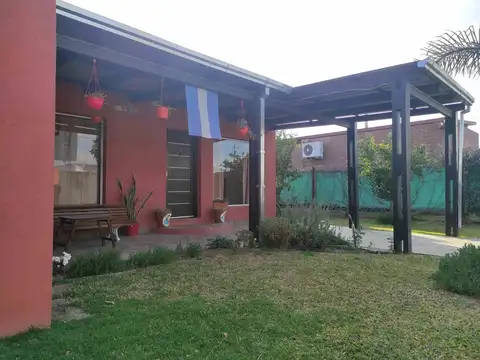 CASA VENTA 2 DORMITORIOS Y AMPLIOS ESPACIOS VERDES