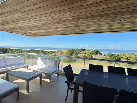 Venta Brava 28 4 suites, vista al mar amenities.