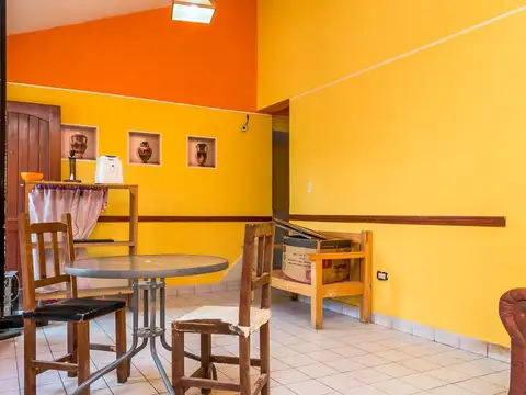 Casa en Venta en Barrio San Carlos, USD 100.000