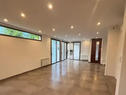 Casa en Venta en City Bell [Cod: 238]