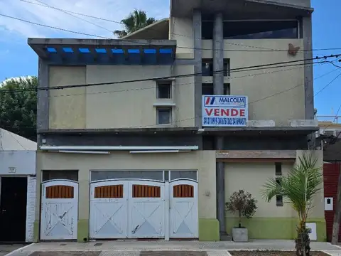 RETASADA!  -  CASA  4 DORMITORIOS CON  PILETA Y COCHERA