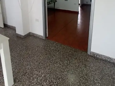 PH DE 4 AMBIENTES EN VENTA - MORON NORTE