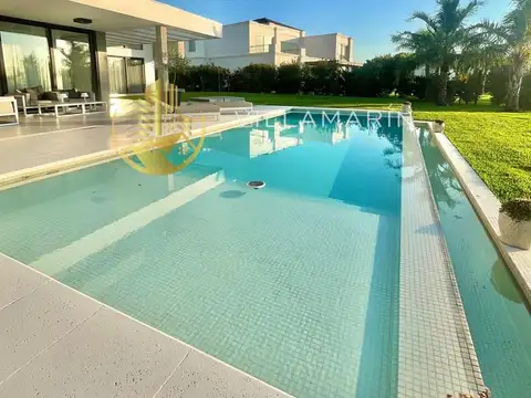 Casa 7 ambientes con 6 baños