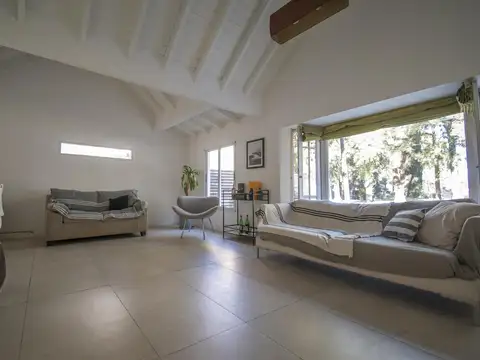 Casa 4 ambientes con 4 baños