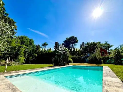 Casa en Venta con 4 cocheras
