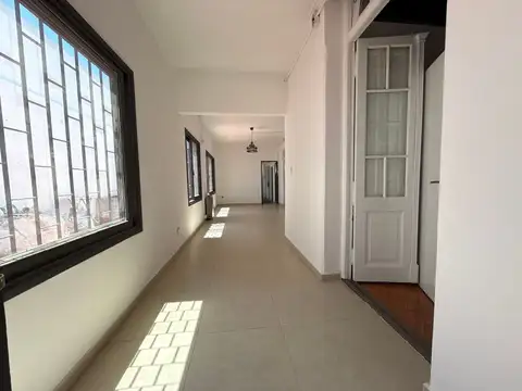 Casa refaccionada 3 dormitorios con parque