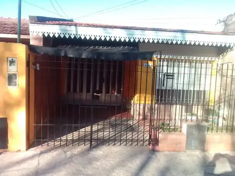 Casa 4 ambientes en venta en Lomas de Zamora