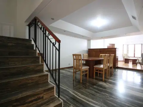 Depto Tipo Casa en Venta de 4 dormitorios