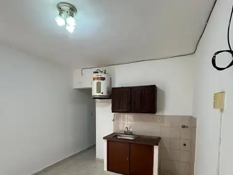 ROQUE SAENZ PEÑA 1151, PB, 1 DORMITORIO.-