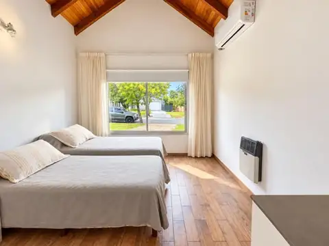 Casa 4 ambientes con 2 baños