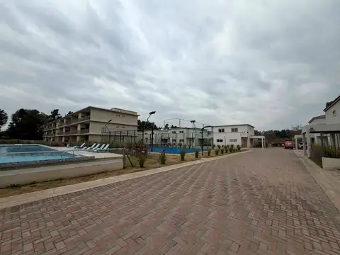 Departamento en Alquiler en La Lonja, USD 600