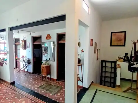 Casa 5 ambientes con 2 baños