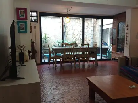 DEPARTAMENTO 4 AMBIENTES -2 PATIOS