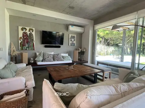 Casa en Venta con 1 cochera