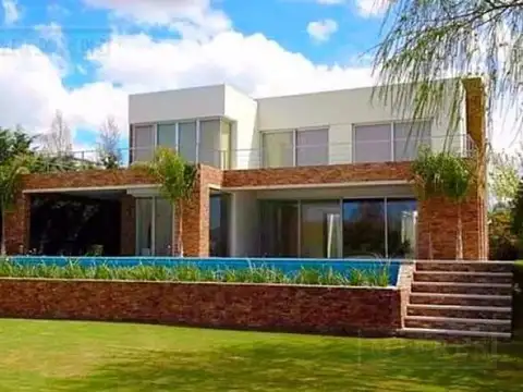 Casa en Alquiler de 4 dormitorios