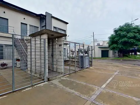 VENTA PH PLANTA BAJA CON COCHERA Y PATIO 2 AMBIENTES MORON