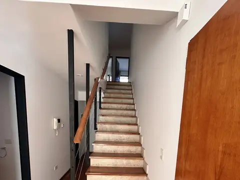 Departamento 6 ambientes con 3 baños