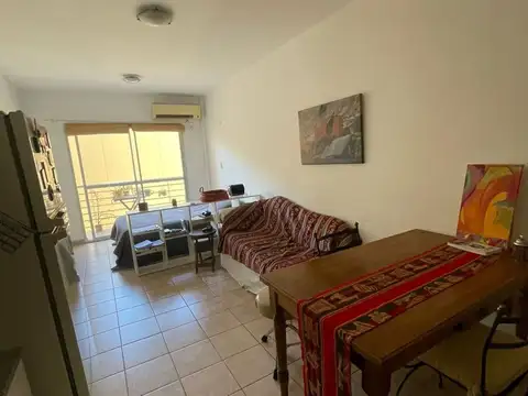 VENTA DEPTO MONOAMBIENTE c/ BALCON 2° piso FLORES