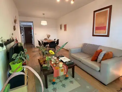 2 dorm. al frente con balcón corrido, cochera y amenities.