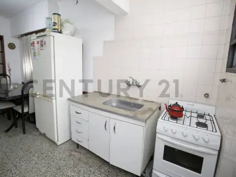 Departamento en Venta en Los Hornos, USD 63.000