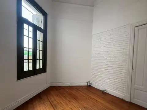 Depto Tipo Casa en Alquiler 80 años