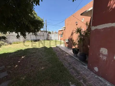 CASA EN VENTA EN MORÓN NORTE - VIVIENDA y LOCAL COMERCIAL EN LOTE PROPIO!
