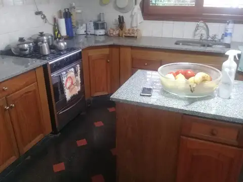 Casa en Venta con 6 cocheras