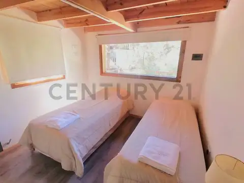 Casa en Alquiler con 2 cocheras