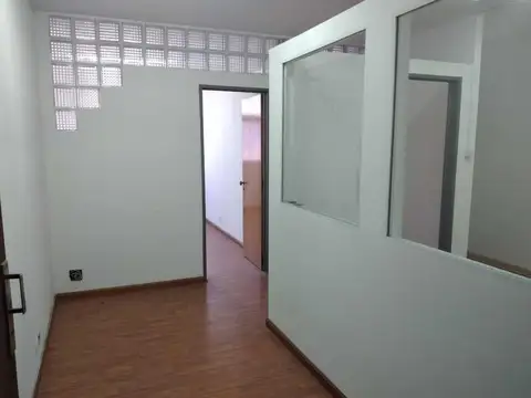 VENTA OFICINA ZONA TRIBUNALES DE TRES DESPACHOS