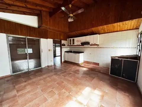 Casa 4 ambientes con 1 baño
