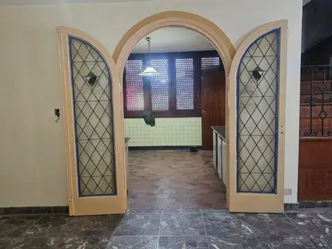 Casa en Alquiler con 1 cochera