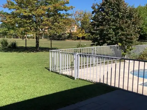 Casa en Alquiler Temporal con 2 cocheras