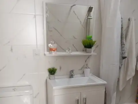 Venta de apartamento con renta en Villa Española 1 dormitorio patio y parrillero