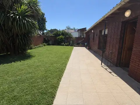 Departamento tipo casa en venta en Peralta Ramos Oeste